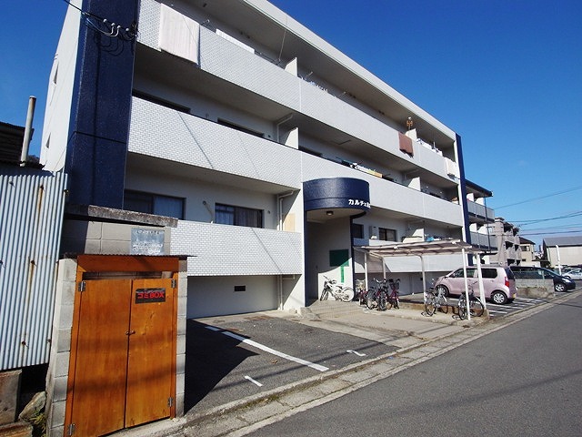 カルチェ尾本の外観写真