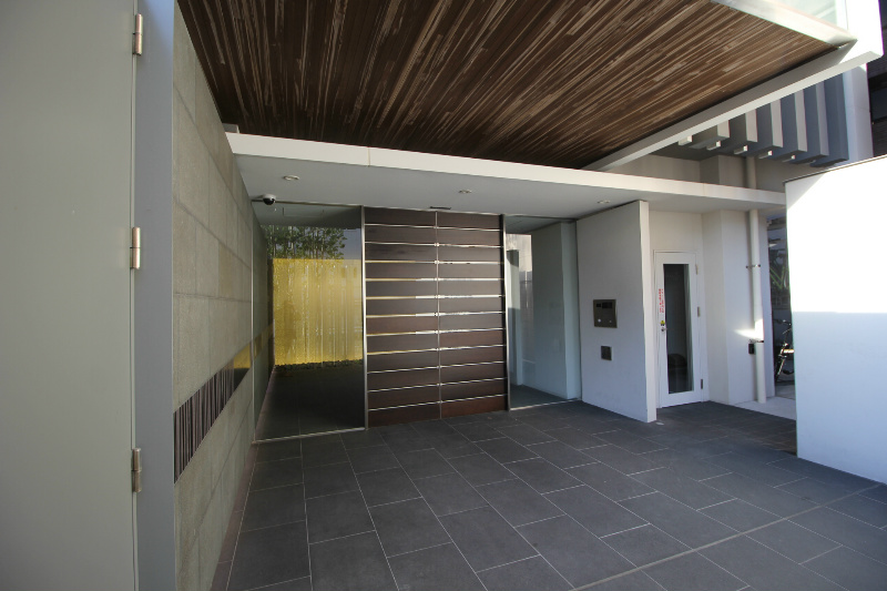 エントランス　エントランス