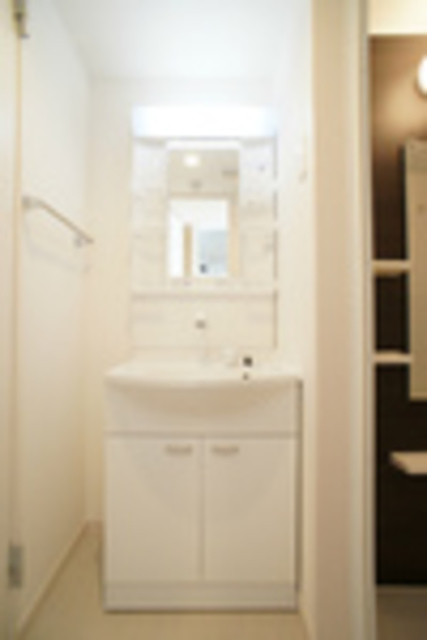 洗面設備　洗髪洗面化粧台。