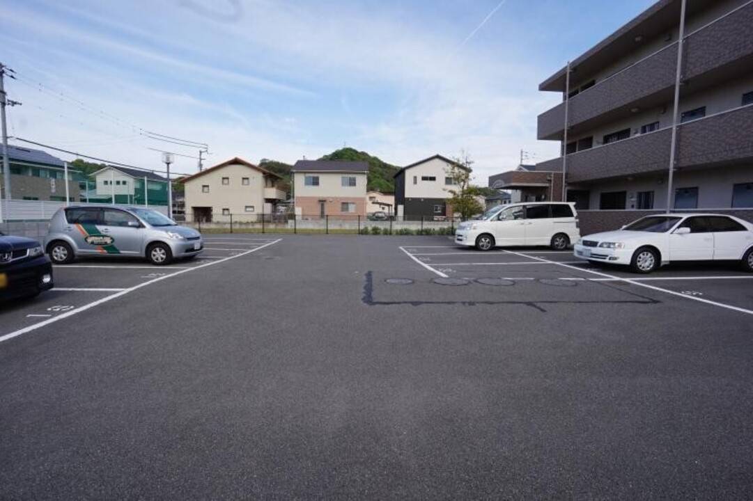 駐車場　駐車場