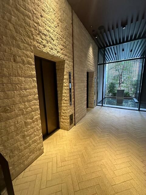 ロビー　落ち着いたロビーです