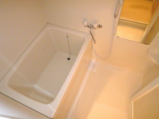 バス・シャワールーム　綺麗なお風呂です。