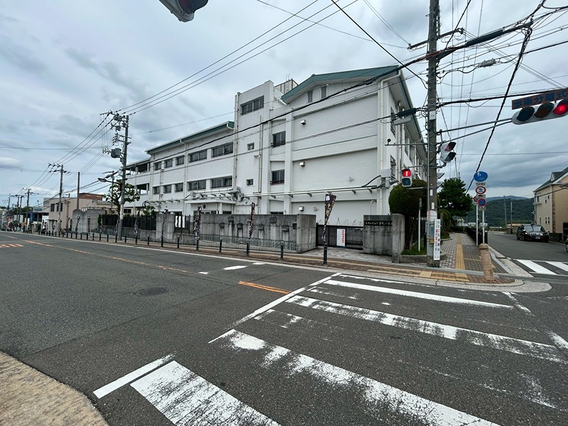 小学校　河内長野市立千代田小学校（小学校）まで696m