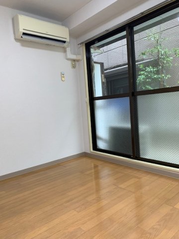 居室・リビング　別部屋参考写真です
