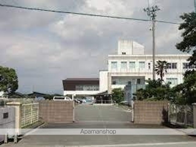 小学校　走潟小学校（小学校）まで750m