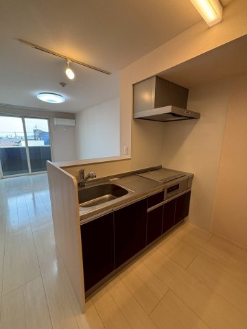 キッチン　※別のお部屋の参考写真です