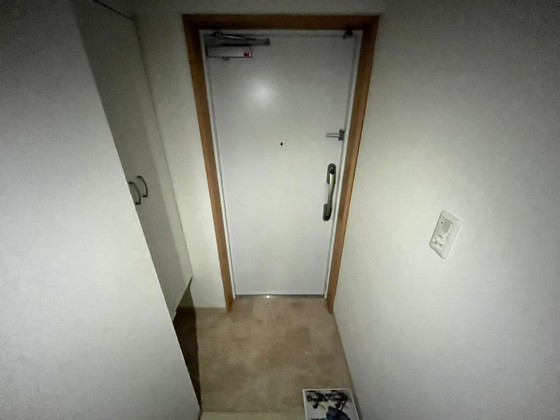 玄関　※別号室の写真です