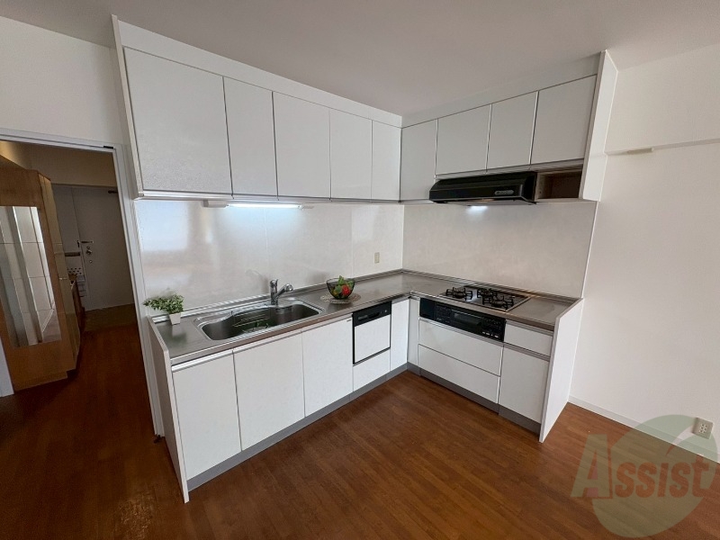 キッチン　こちらはキッチン。調理スペースもあり使いやすそうです。