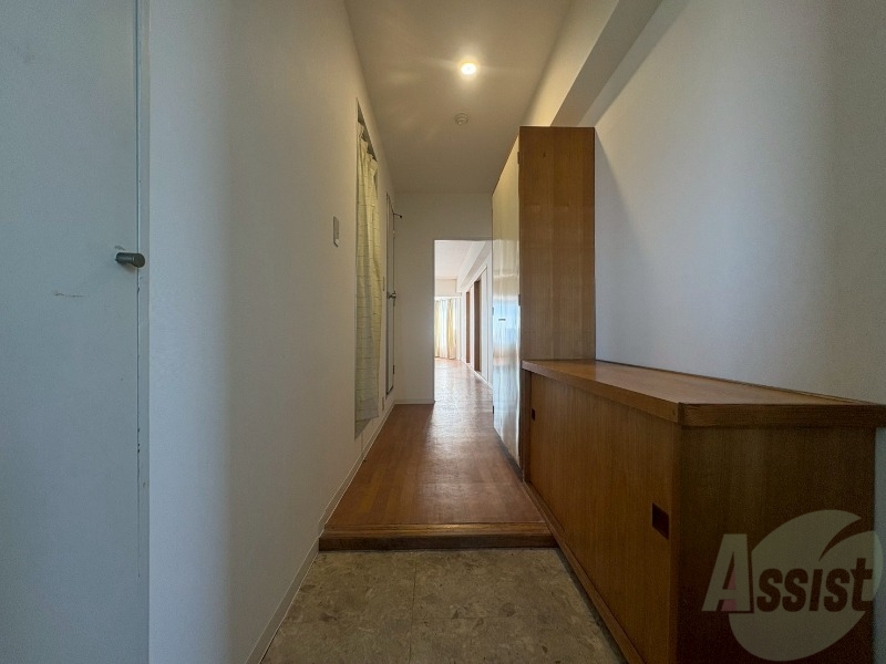 玄関　玄関の様子です。明るい印象ですね。気分もあがりそう。