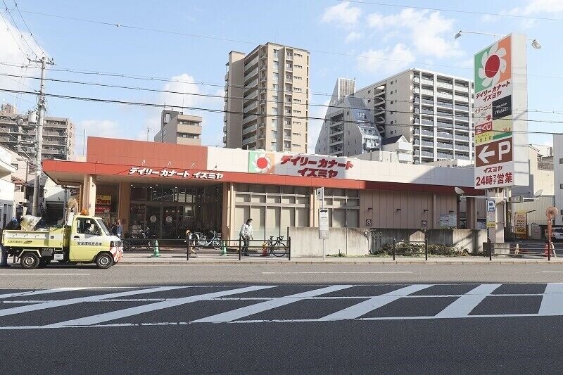 スーパー　デイリーカナートイズミヤ玉造店（スーパー）まで515m