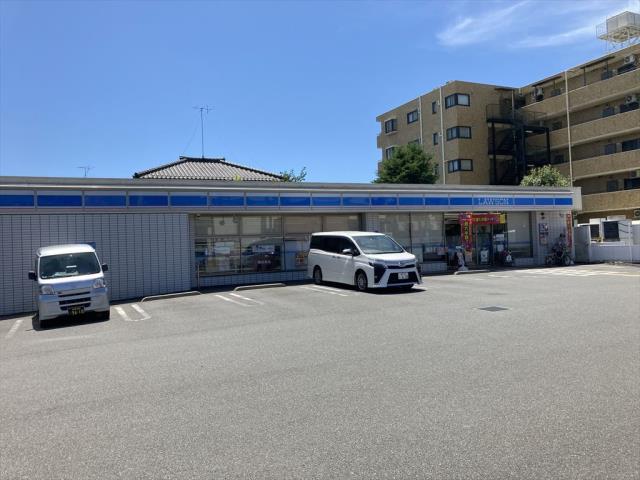 コンビニ　ローソン大和南林間五条通り店（コンビニ）まで325m