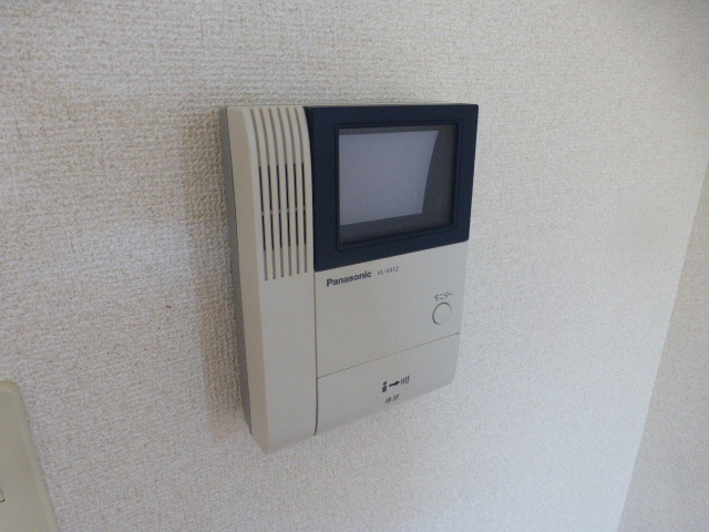 セキュリティ　急な訪問者をモニターで確認出来る　TVドアホン付