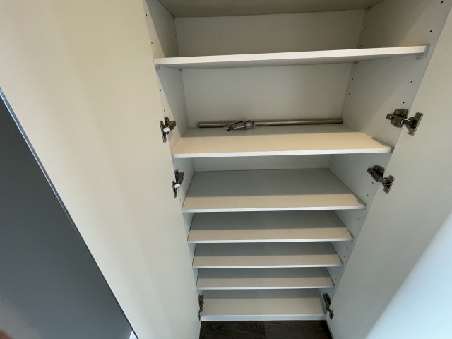 収納　イメージとして同建物他部屋を表示していま