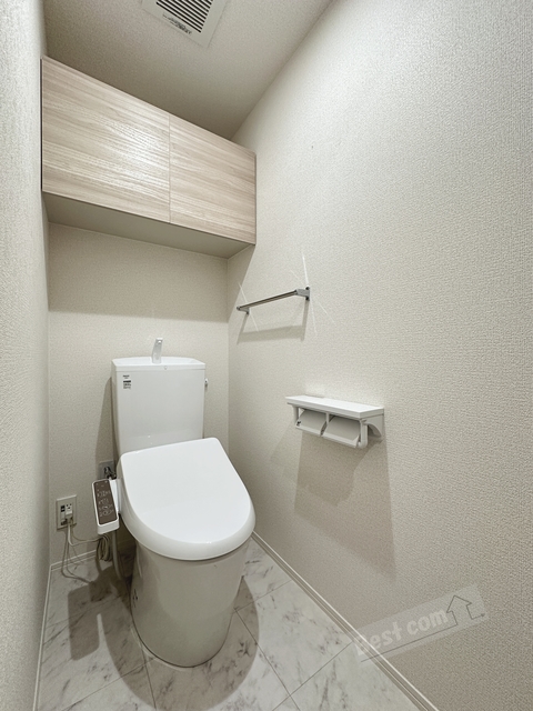 トイレ　温水洗浄便座付き♪