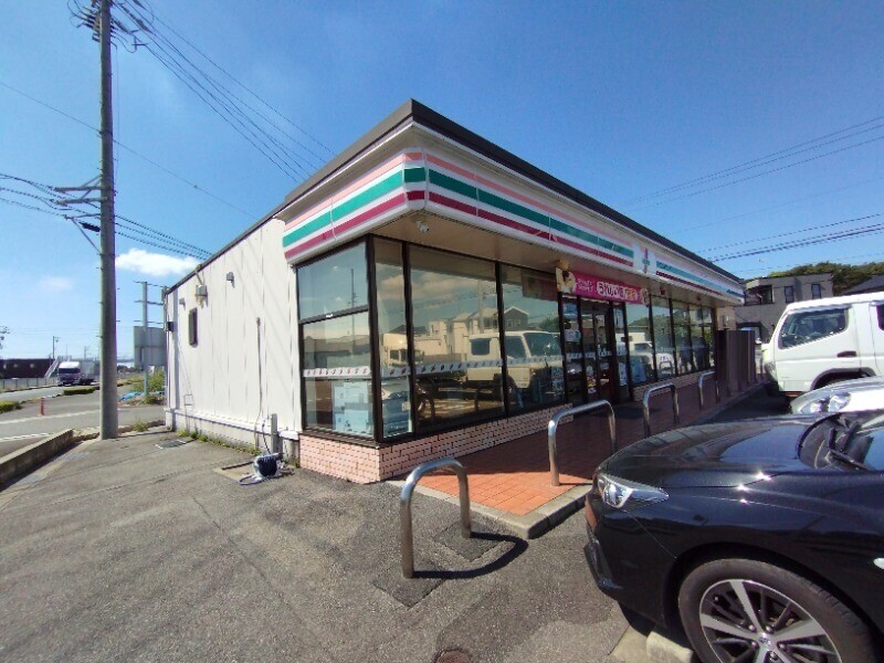コンビニ　セブンイレブン岡崎福岡町店（コンビニ）まで948m