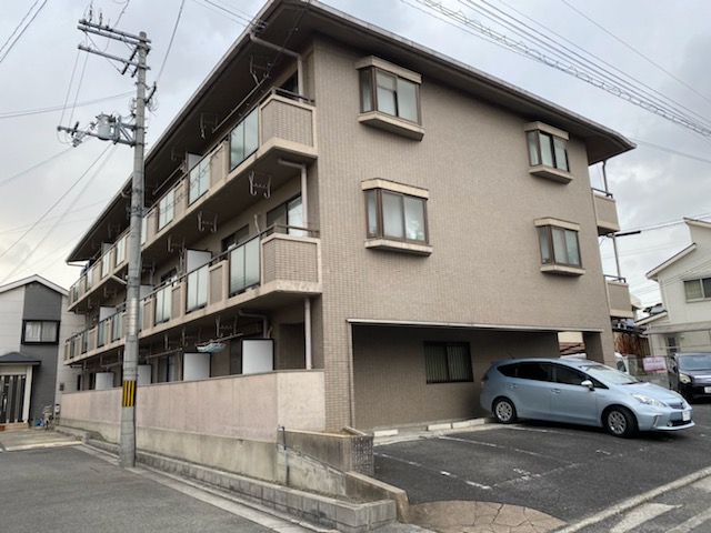 クイーンズコート取石