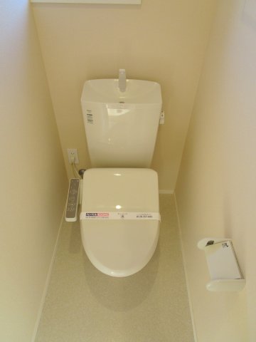 トイレ　★温水洗浄便座付き★同じメーカー参考資料★