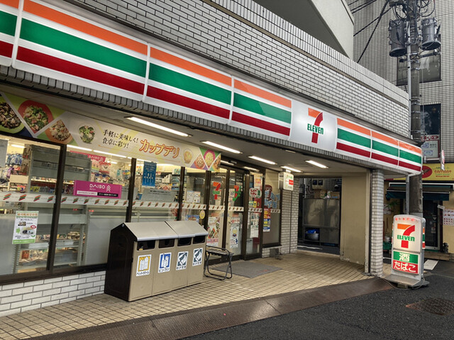 コンビニ　セブンイレブン 魚籃坂店（コンビニ）まで140m