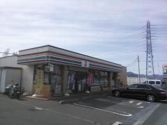 コンビニ　セブンイレブン（コンビニ）まで341m
