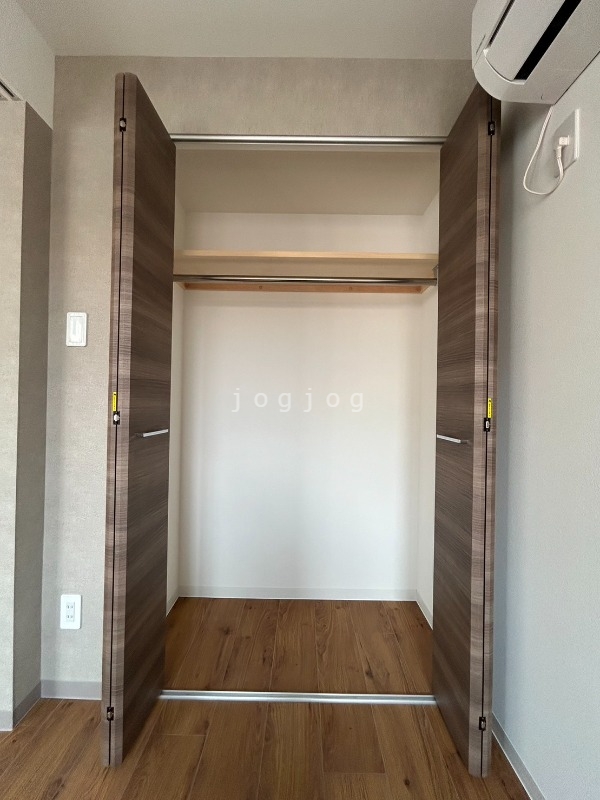 収納　奥行きのあるクローゼットを完備しています。