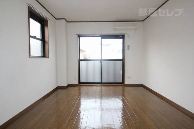 居室・リビング　光溢れるお部屋です