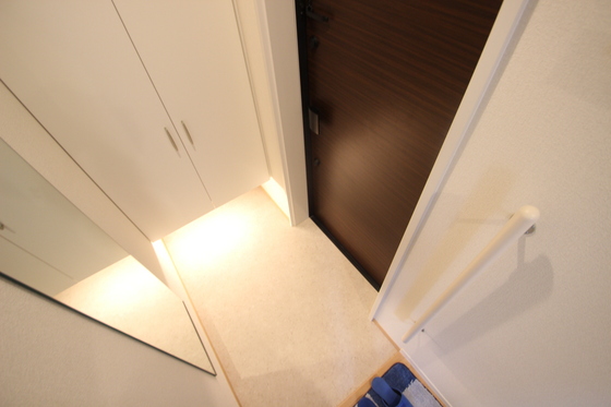 玄関　※別部屋の写真です