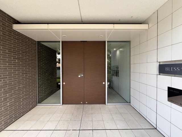 エントランス　オートロック付き