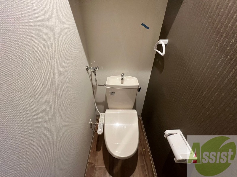 トイレ　ウォシュレット機能がついたトイレです。安心して使用できます。