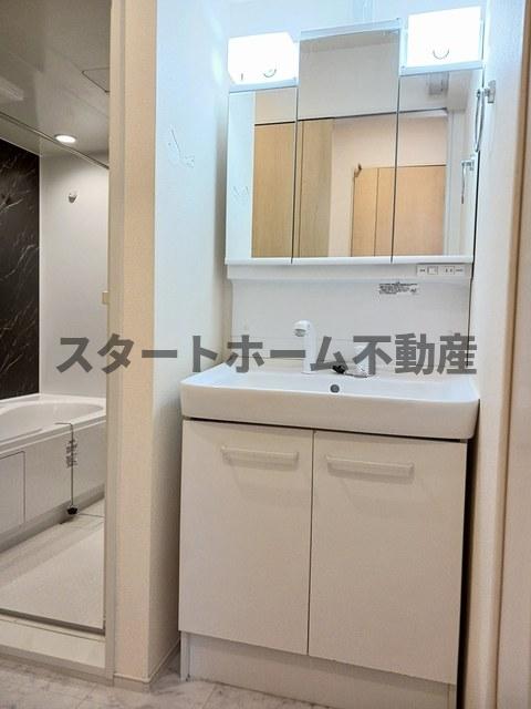 洗面設備　広い洗面スペース