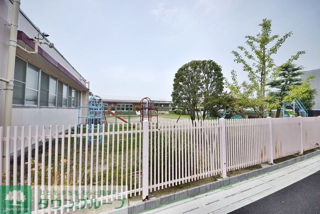 幼稚園・保育園　草加藤幼稚園（幼稚園・保育園）まで874m