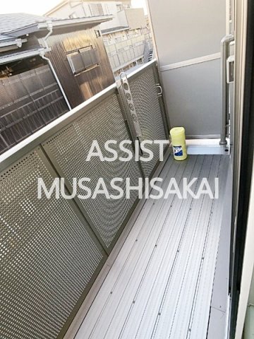 バルコニー　写真：設備同仕様の別物件です
