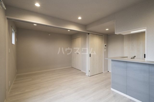 エルシーク蕨の居間写真