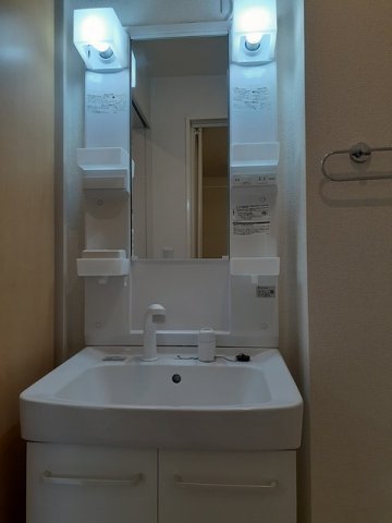 洗面設備　使いやすい洗面所です