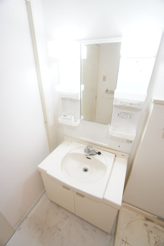 洗面設備　※同物件の写真です。