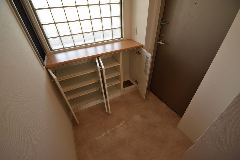 玄関　反転間取参照
