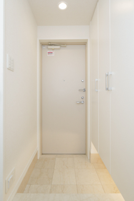 玄関　※写真は同タイプ住戸です。