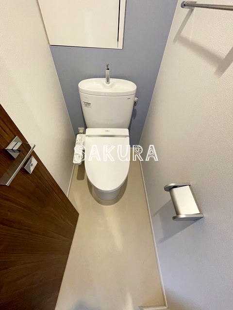 トイレ　落ち着いた色調のトイレです♪