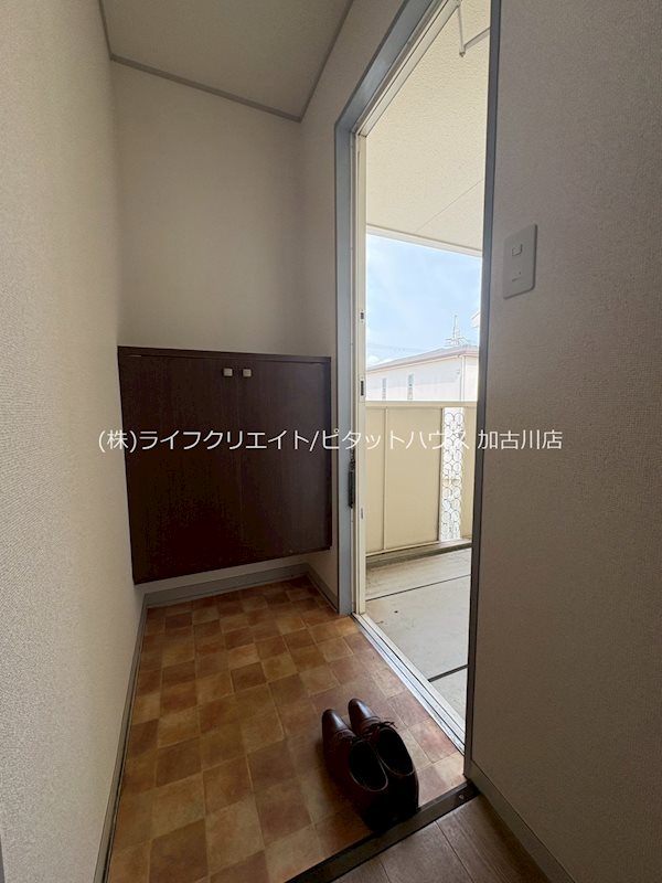 玄関　写真は202