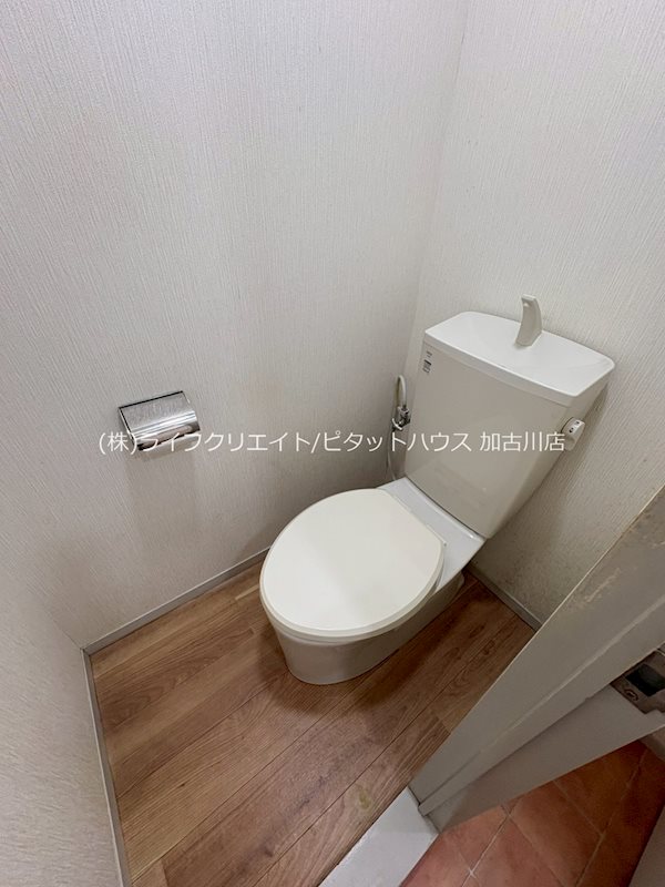 トイレ　写真は202