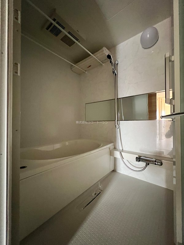 バス・シャワールーム　同タイプの他の部屋の写真です。