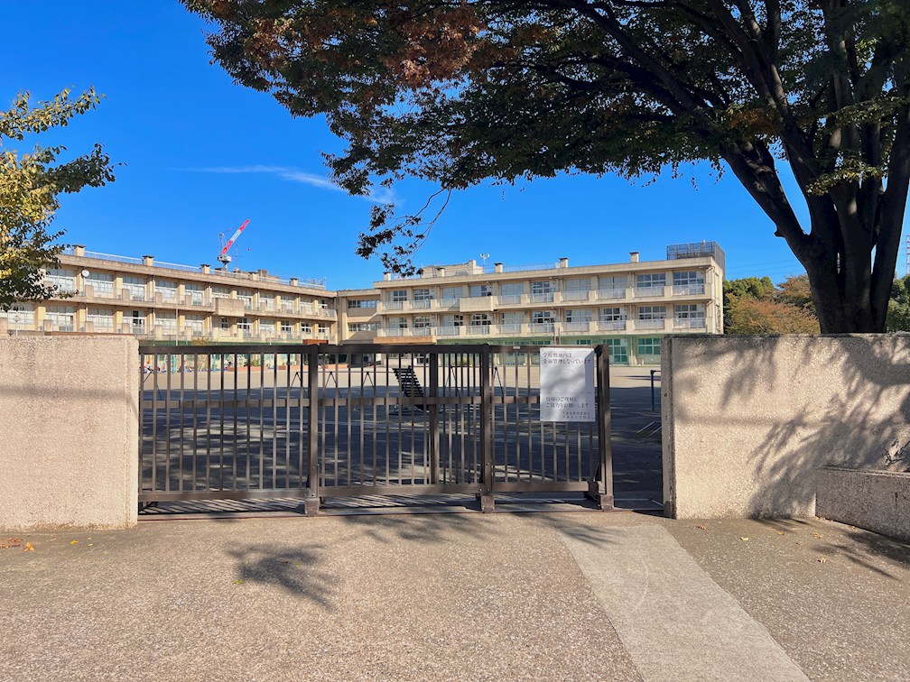小学校　千葉市立西の谷小学校（小学校）まで388m