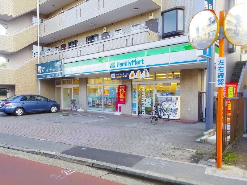 コンビニ　ファミリーマート 小金井東町一丁目店（コンビニ）まで556m