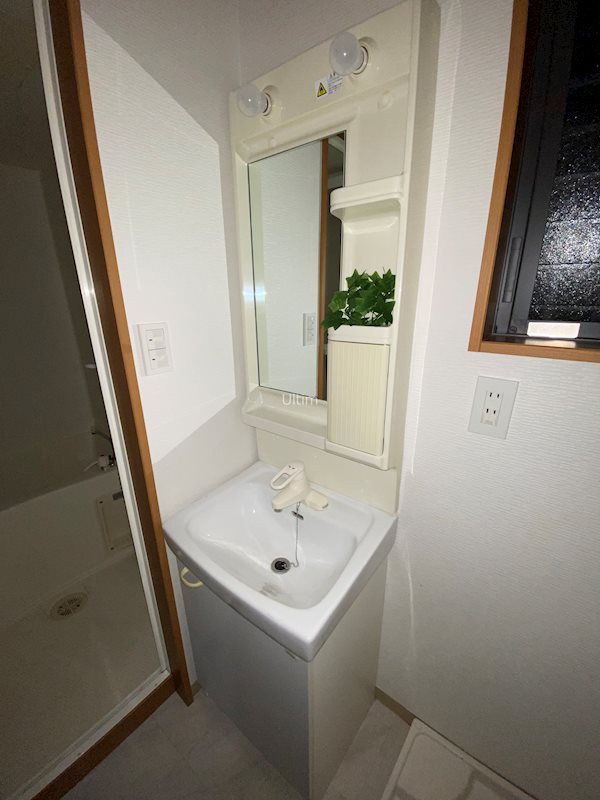 洗面設備　※同タイプの他のお部屋です