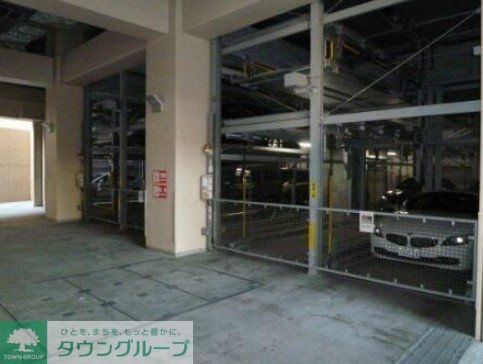 駐車場　エントランス