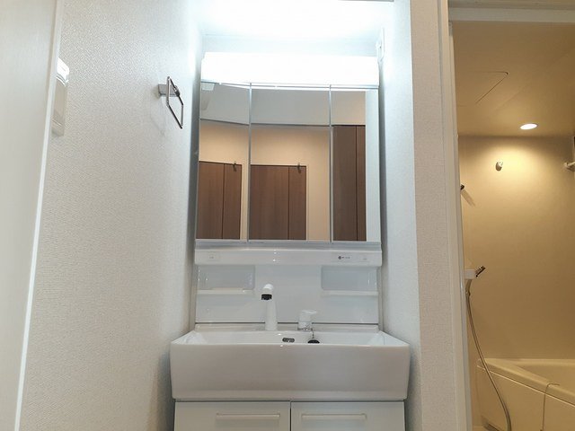 洗面設備　コンパクトで使いやすい洗面所