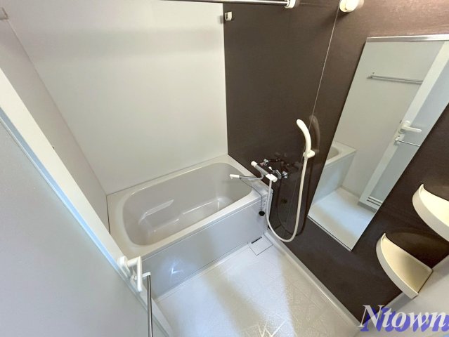 バス・シャワールーム　ゆったり過ごせるお風呂です