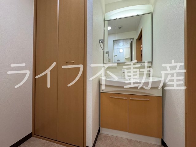 洗面設備　独立洗面化粧台付き
