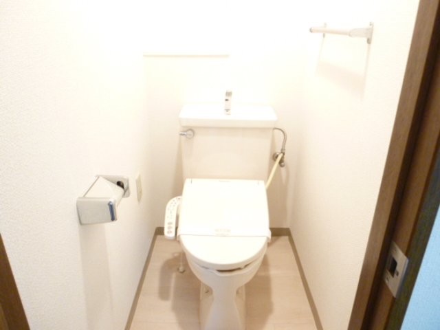 トイレ　参考写真（同物件別部屋）