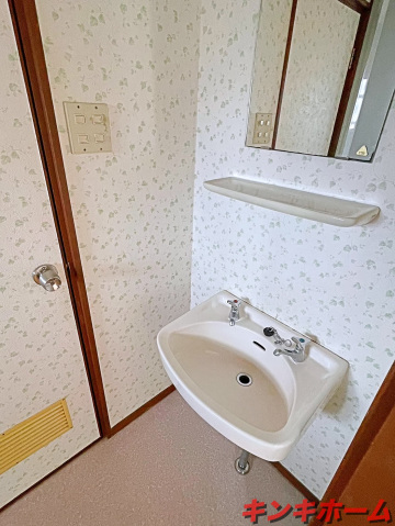 洗面設備　写真は別のお部屋です。現況を優先ください。
