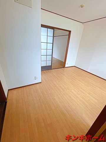 居室・リビング　写真は別のお部屋です。現況を優先ください。